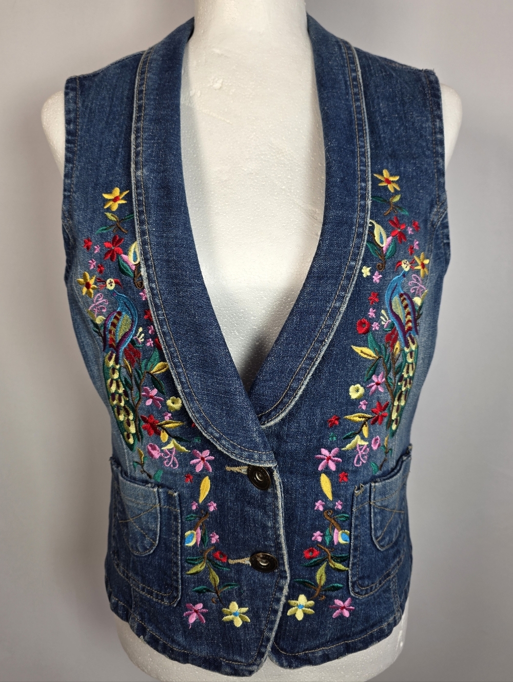 Baccini Denim Vest Womens Medium Embroidered Peacock Floral Boho Jean Vest